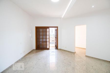 Casa à venda com 534m², 5 quartos e 8 vagas Casa à venda com 534m², 5 quartos e 8 vagasSuíte 4