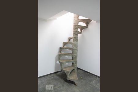 Casa à venda com 534m², 5 quartos e 8 vagas Casa à venda com 534m², 5 quartos e 8 vagasGaragem