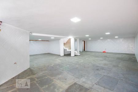 Casa à venda com 534m², 5 quartos e 8 vagas Casa à venda com 534m², 5 quartos e 8 vagasGaragem
