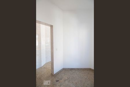 Casa à venda com 534m², 5 quartos e 8 vagas Casa à venda com 534m², 5 quartos e 8 vagasBanheiro da suíte 5 - closet