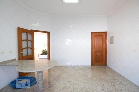 Casa à venda com 534m², 5 quartos e 8 vagas Casa à venda com 534m², 5 quartos e 8 vagasCozinha