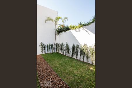 Casa à venda com 534m², 5 quartos e 8 vagas Casa à venda com 534m², 5 quartos e 8 vagasÁrea externa