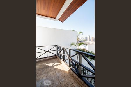 Casa à venda com 534m², 5 quartos e 8 vagas Casa à venda com 534m², 5 quartos e 8 vagasVaranda da Suíte 2