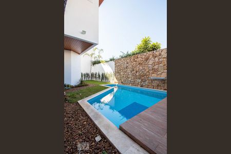 Casa à venda com 534m², 5 quartos e 8 vagas Casa à venda com 534m², 5 quartos e 8 vagasÁrea externa