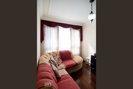 Casa à venda com 300m², 4 quartos e 4 vagas Casa à venda com 300m², 4 quartos e 4 vagasSala TV