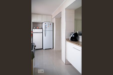 Casa à venda com 300m², 4 quartos e 4 vagas Casa à venda com 300m², 4 quartos e 4 vagasCozinha