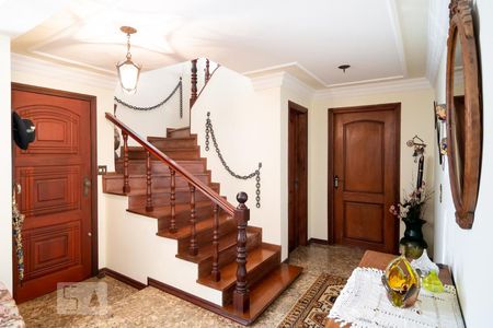 Casa à venda com 300m², 4 quartos e 4 vagas Casa à venda com 300m², 4 quartos e 4 vagasHall Entrada