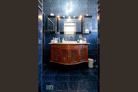 Casa à venda com 300m², 4 quartos e 4 vagas Casa à venda com 300m², 4 quartos e 4 vagasBanheiro Quarto 4 - Suíte