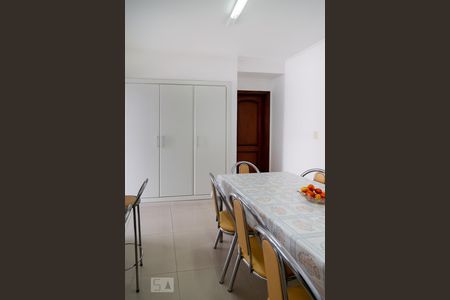 Casa à venda com 300m², 4 quartos e 4 vagas Casa à venda com 300m², 4 quartos e 4 vagasCopa - Cozinha