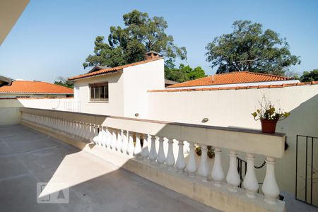 Casa à venda com 300m², 4 quartos e 4 vagas Casa à venda com 300m², 4 quartos e 4 vagasVaranda Quarto 4 - Suíte