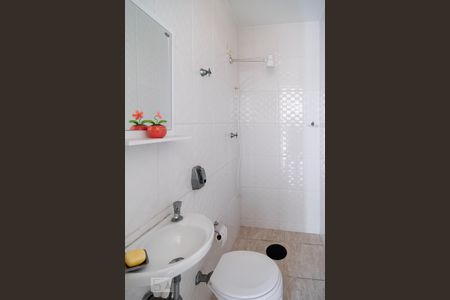 Casa à venda com 300m², 4 quartos e 4 vagas Casa à venda com 300m², 4 quartos e 4 vagasBanheiro Piscina