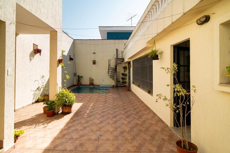 Casa à venda com 300m², 4 quartos e 4 vagas Casa à venda com 300m², 4 quartos e 4 vagasPiscina