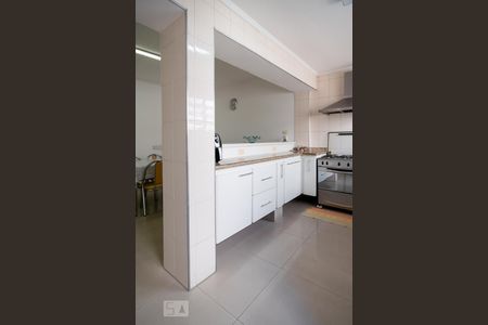 Casa à venda com 300m², 4 quartos e 4 vagas Casa à venda com 300m², 4 quartos e 4 vagasCozinha