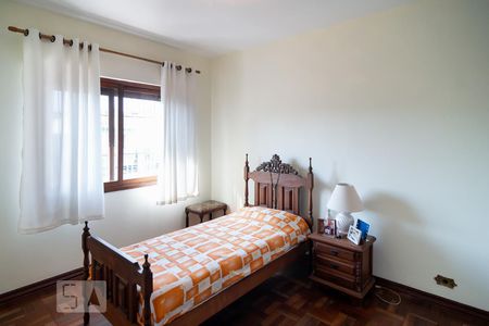 Casa à venda com 300m², 4 quartos e 4 vagas Casa à venda com 300m², 4 quartos e 4 vagasQuarto 1