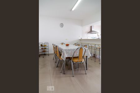 Casa à venda com 300m², 4 quartos e 4 vagas Casa à venda com 300m², 4 quartos e 4 vagasCopa - Cozinha