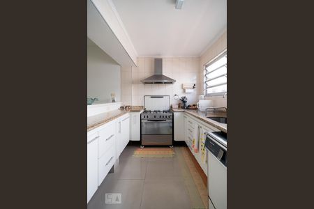 Casa à venda com 300m², 4 quartos e 4 vagas Casa à venda com 300m², 4 quartos e 4 vagasCozinha