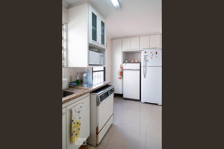 Casa à venda com 300m², 4 quartos e 4 vagas Casa à venda com 300m², 4 quartos e 4 vagasCozinha