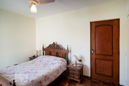 Casa à venda com 300m², 4 quartos e 4 vagas Casa à venda com 300m², 4 quartos e 4 vagasQuarto 4 - Suíte