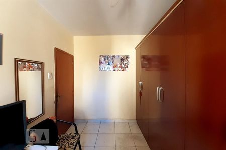 Apartamento à venda com 70m², 4 quartos e 1 vagaQuarto 2