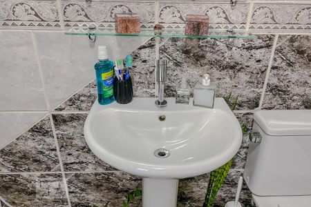 Apartamento para alugar com 100m², 3 quartos e 2 vagasDetalhe Banheiro da Suíte