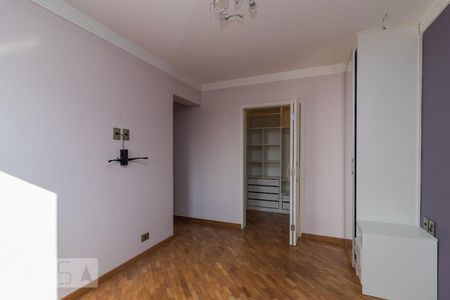 Apartamento à venda com 120m², 3 quartos e 2 vagas Apartamento à venda com 120m², 3 quartos e 2 vagasSuíte