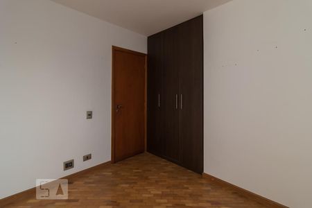 Apartamento à venda com 120m², 3 quartos e 2 vagas Apartamento à venda com 120m², 3 quartos e 2 vagasQuarto 1