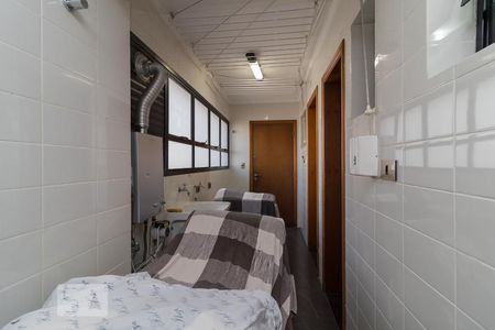 Apartamento à venda com 120m², 3 quartos e 2 vagas Apartamento à venda com 120m², 3 quartos e 2 vagasÁrea de serviço