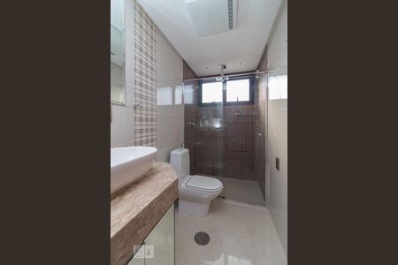 Apartamento à venda com 120m², 3 quartos e 2 vagas Apartamento à venda com 120m², 3 quartos e 2 vagasBanheiro suíte