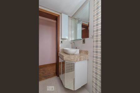 Apartamento à venda com 120m², 3 quartos e 2 vagas Apartamento à venda com 120m², 3 quartos e 2 vagasBanheiro suíte