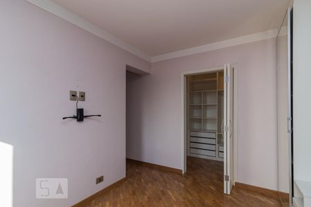 Apartamento à venda com 120m², 3 quartos e 2 vagas Apartamento à venda com 120m², 3 quartos e 2 vagasSuíte