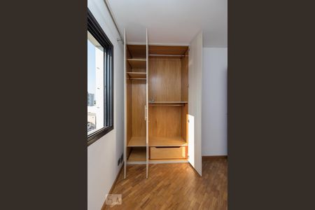 Apartamento à venda com 120m², 3 quartos e 2 vagas Apartamento à venda com 120m², 3 quartos e 2 vagasQuarto 2