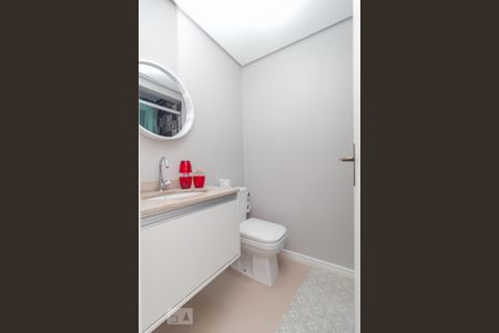 Apartamento à venda com 55m², 2 quartos e 1 vaga Apartamento à venda com 55m², 2 quartos e 1 vagaBanheiro