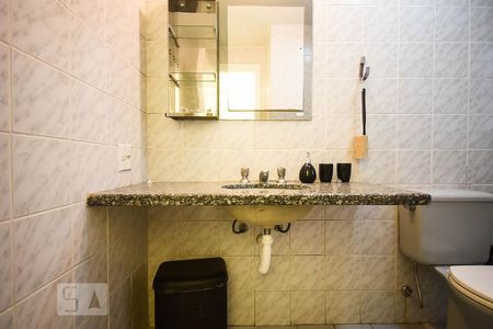 Apartamento à venda com 77m², 2 quartos e 2 vagasBanheiro suíte