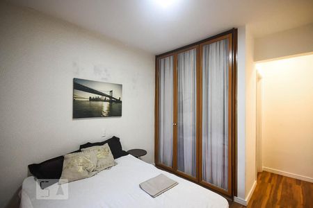 Apartamento à venda com 77m², 2 quartos e 2 vagasSuíte
