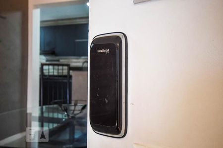 Apartamento à venda com 77m², 2 quartos e 2 vagasFechadura eletrônica