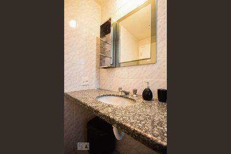 Apartamento à venda com 77m², 2 quartos e 2 vagasBanheiro suíte