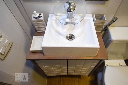 Apartamento à venda com 77m², 2 quartos e 2 vagasPia do banheiro