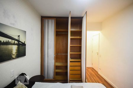 Apartamento à venda com 77m², 2 quartos e 2 vagasArmário da suíte