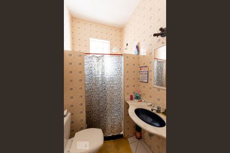 Casa à venda com 200m², 4 quartos e 1 vaga Casa à venda com 200m², 4 quartos e 1 vagaBanheiro
