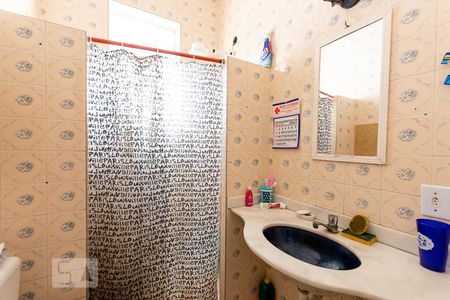 Casa à venda com 200m², 4 quartos e 1 vaga Casa à venda com 200m², 4 quartos e 1 vagaBanheiro