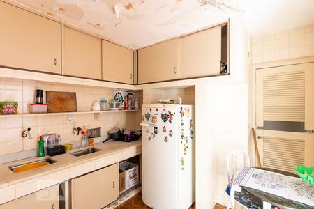 Casa à venda com 200m², 4 quartos e 1 vaga Casa à venda com 200m², 4 quartos e 1 vagaCozinha