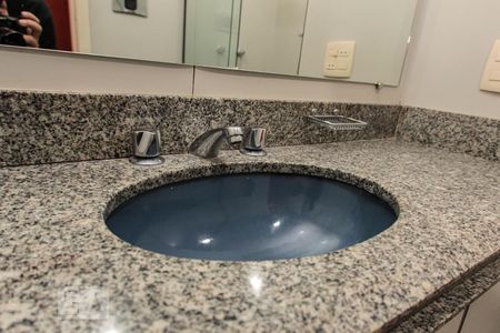 Apartamento para alugar com 48m², 1 quarto e sem vaga Apartamento para alugar com 48m², 1 quarto e sem vagaBanheiro da Suíte