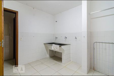 Casa à venda com 200m², 3 quartos e 2 vagas Casa à venda com 200m², 3 quartos e 2 vagasÁrea de serviço