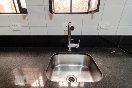 Casa à venda com 200m², 3 quartos e 2 vagas Casa à venda com 200m², 3 quartos e 2 vagasPia