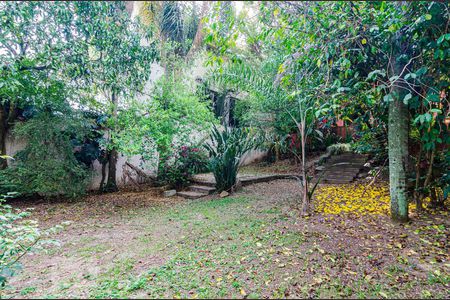 Casa à venda com 200m², 3 quartos e 2 vagas Casa à venda com 200m², 3 quartos e 2 vagasJardim