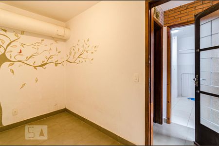 Casa à venda com 200m², 3 quartos e 2 vagas Casa à venda com 200m², 3 quartos e 2 vagasQuarto de serviço