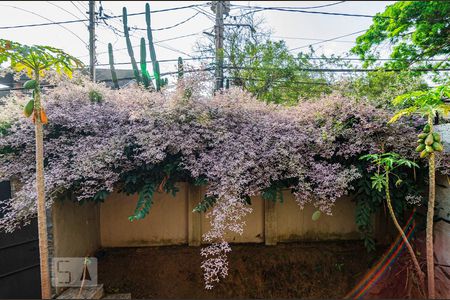 Casa à venda com 200m², 3 quartos e 2 vagas Casa à venda com 200m², 3 quartos e 2 vagasVista