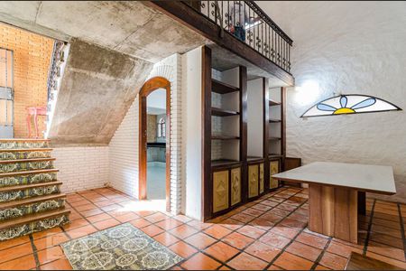 Casa à venda com 200m², 3 quartos e 2 vagas Casa à venda com 200m², 3 quartos e 2 vagasSala