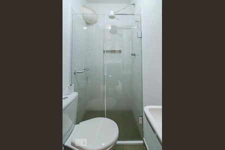 Casa à venda com 200m², 3 quartos e 2 vagas Casa à venda com 200m², 3 quartos e 2 vagasBanheiro de serviço