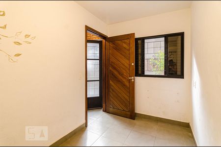 Casa à venda com 200m², 3 quartos e 2 vagas Casa à venda com 200m², 3 quartos e 2 vagasQuarto de serviço